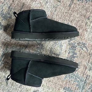 Black ultra mini size 7 UGG